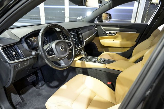 Volvo V90   2.0 D4 AWD Auto 
