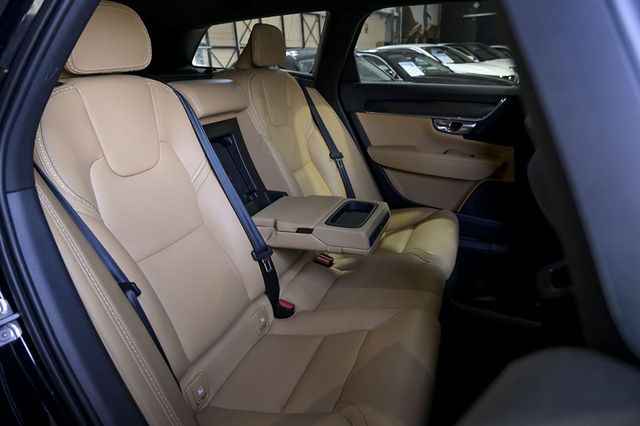 Volvo V90   2.0 D4 AWD Auto 