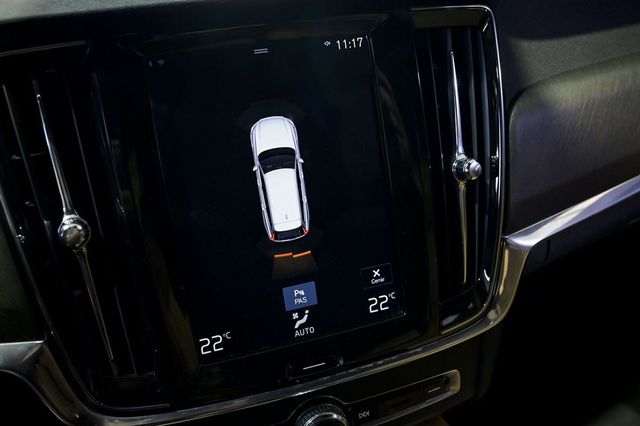 Volvo V90   2.0 D4 AWD Auto 