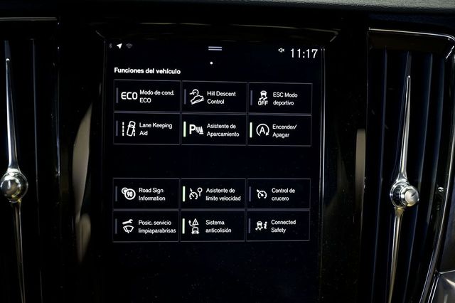 Volvo V90   2.0 D4 AWD Auto 