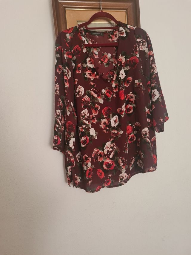 Blusa floral talla 44 - 9€