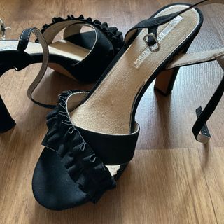 Tacones negros maria mare