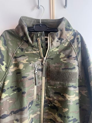 Chaqueta militar camuflaje