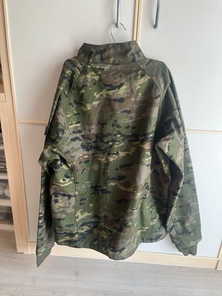 Chaqueta militar camuflaje