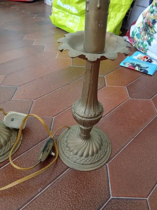 Lampadario antico in metallo dorato con abat-jour