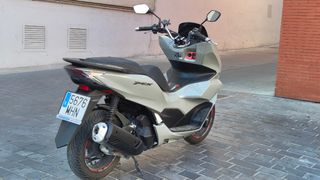 Honda PCX 125cc - Scooter Gris