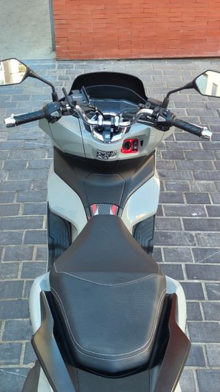 Honda PCX 125cc - Scooter Gris