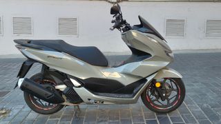 Honda PCX 125cc - Scooter Gris