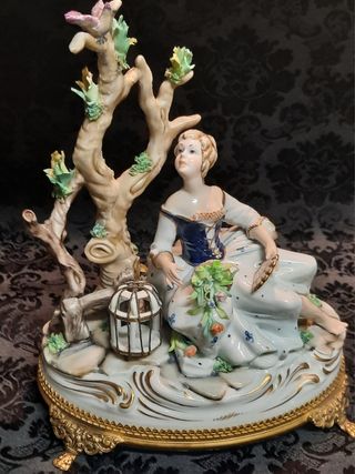 Statuetta Capodimonte  leggi la descrizione!