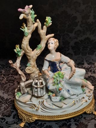 Statuetta Capodimonte  leggi la descrizione!