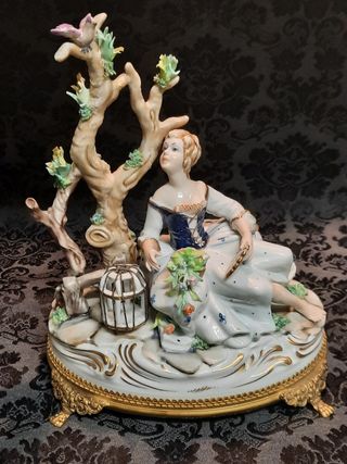 Statuetta Capodimonte  leggi la descrizione!