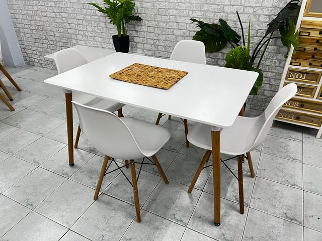 REBAJA!! Mesa Comedor 4 Sillas - Blanco