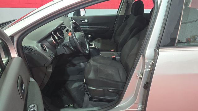Peugeot 5008 2010