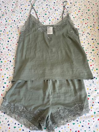 Pijama H&M verde oliva XS