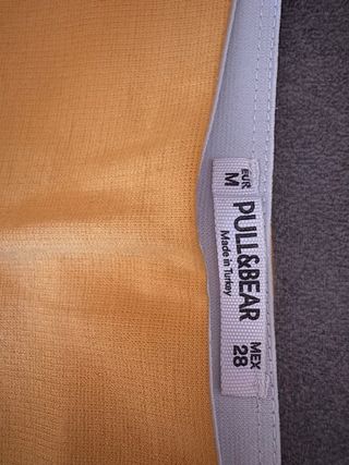 Conjunto Pull&Bear - Top y falda amarilla