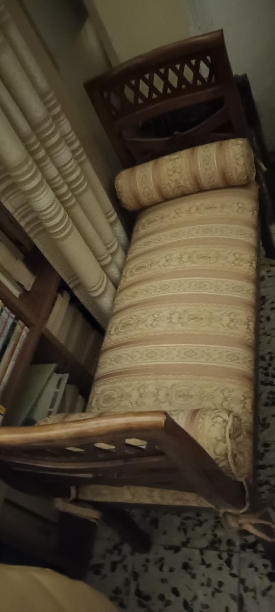 Panca in legno e tessuto beige