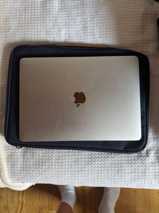 MacBook Air 13" - i5, 8GB