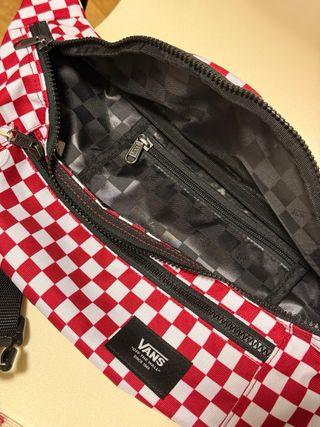 Riñonera Vans roja y blanca