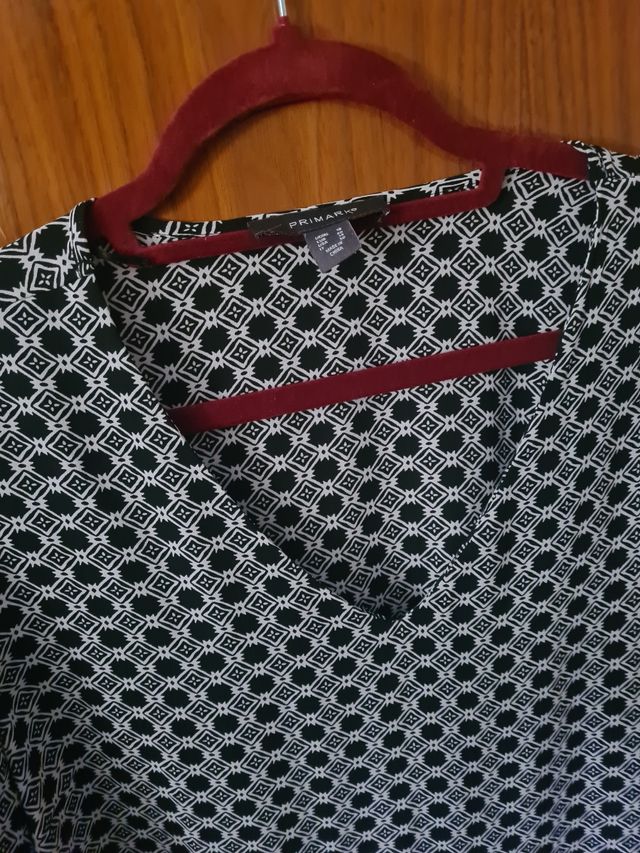 Blusa Primark - Negra y Blanca Talla 46 por 6 euos