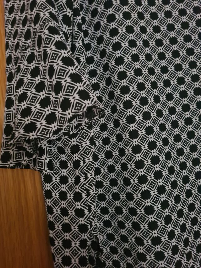 Blusa Primark - Negra y Blanca Talla 46 por 6 euos