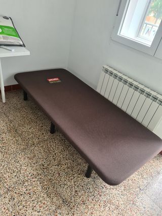 Base tapizada Pikolin marrón