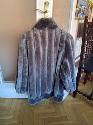 Chaquetón gris mutón-piel