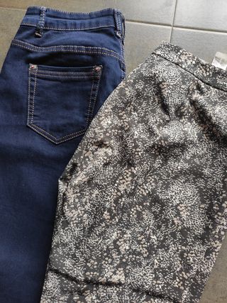 2 Pantalones: Azul marino & estampado