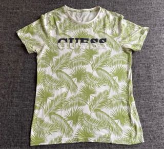 Camiseta Guess - Verde y Blanca