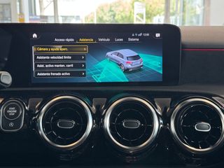 Mercedes Clase A 200d AMG-Line 150CV.- " AUTOMÁTICO ".- " TECHO SOLAR ELÉCTRICO ".- " " BAJO CONSUMO ".- " GARANTÍA CON  COBERTURA EUROPEA".- " MUY EQUIPADO ".-