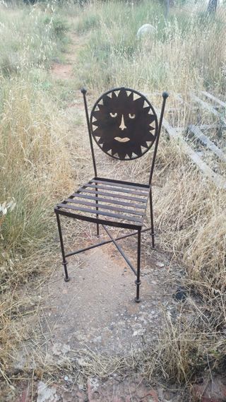 5 sillas
artesanal hierro marrón