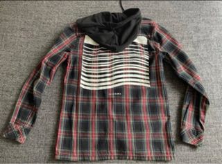 Sobrecamisa Zara con capucha