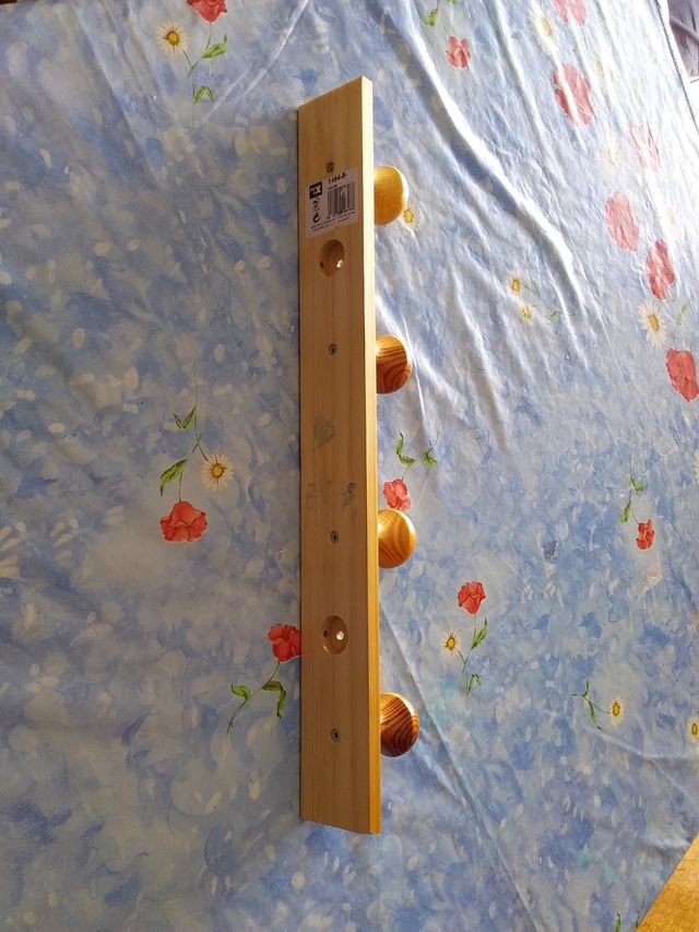 Cabide de madeira com 4 ganchos