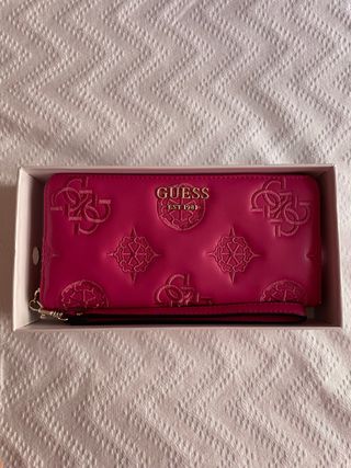 Cartera Guess rosa