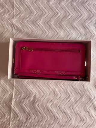 Cartera Guess rosa