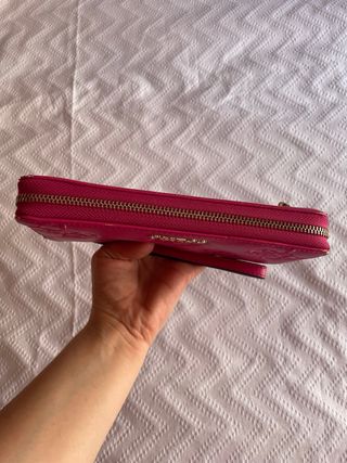 Cartera Guess rosa