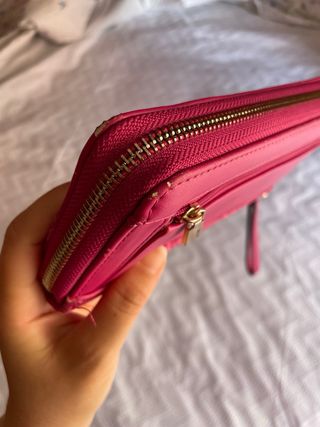 Cartera Guess rosa