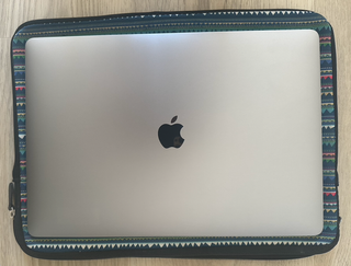 MacBook Pro 15" Touch Bar Mid 2018 en buen estado