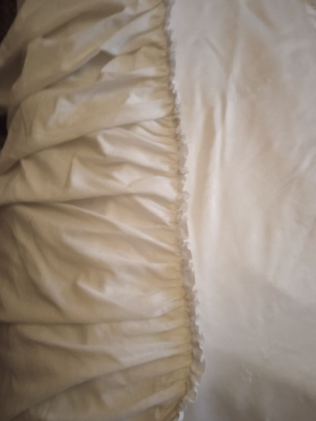 Trapunta bianca in raso e cotone per l'estate