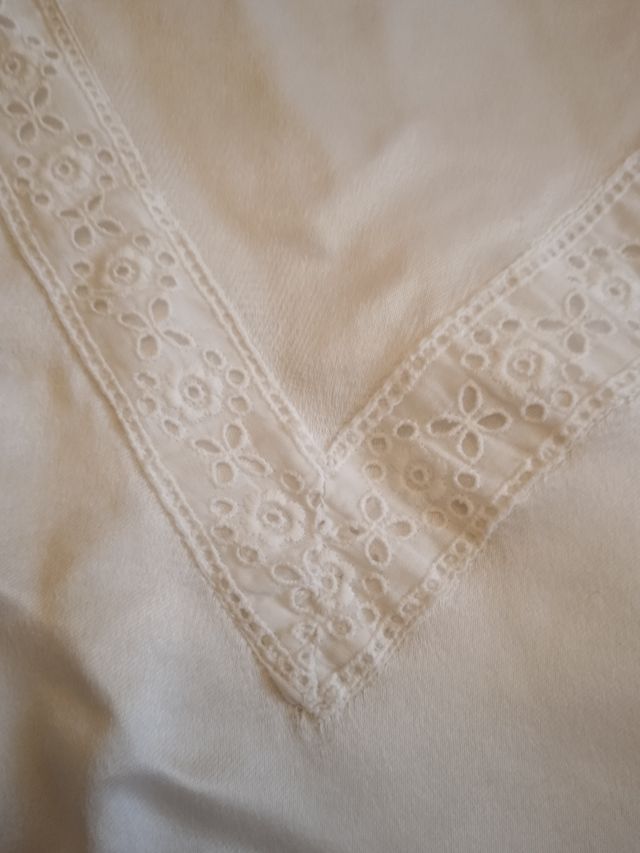 Trapunta bianca in raso e cotone per l'estate