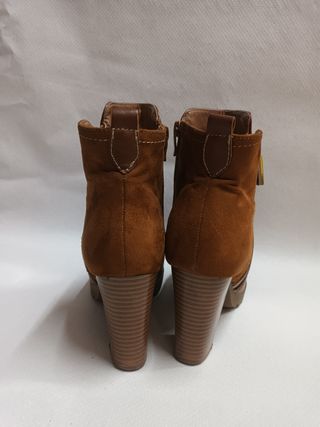 Botines tacón camel invierno