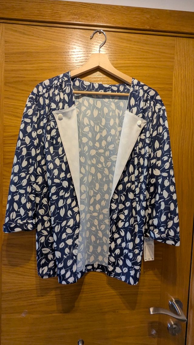 Vestido azul y blanco estampado