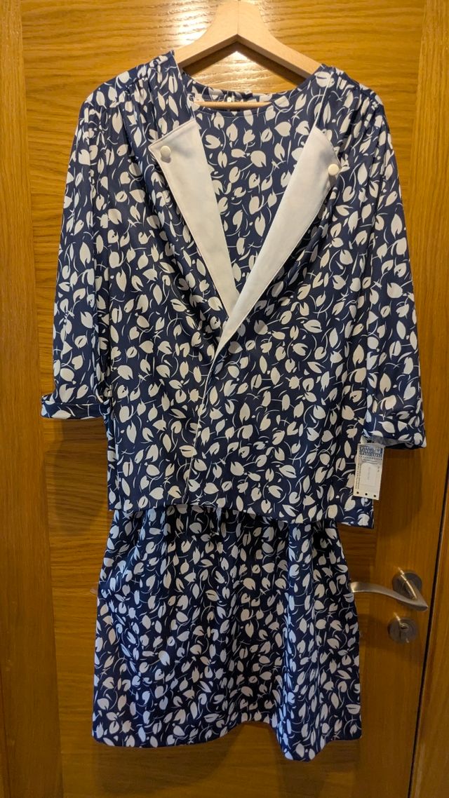 Vestido azul y blanco estampado