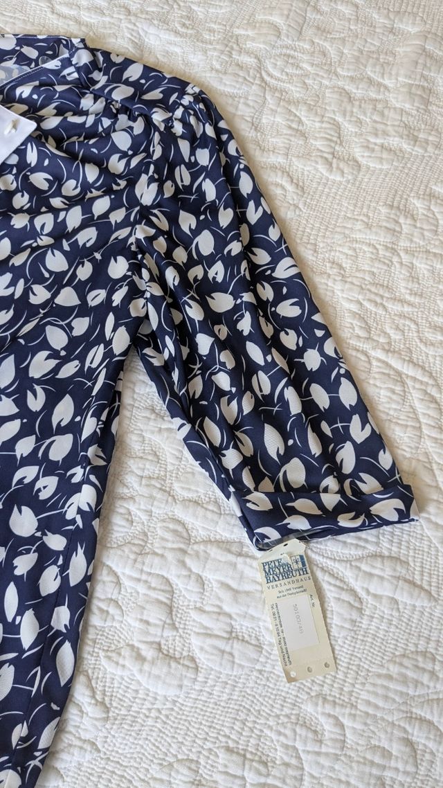 Vestido azul y blanco estampado