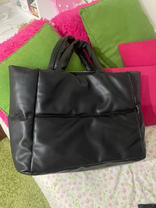 Bolso grande negro de Stradivarius
