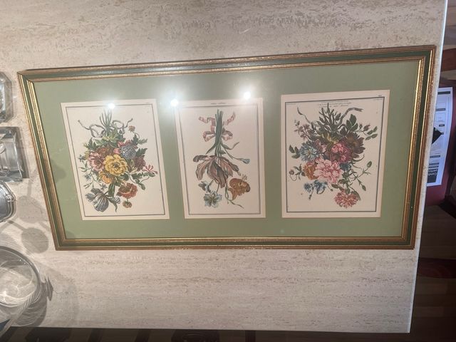 Tríptico flores enmarcado dorado