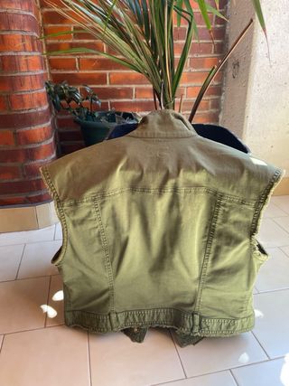 Chaleco- Benetton verde oliva-Mujer