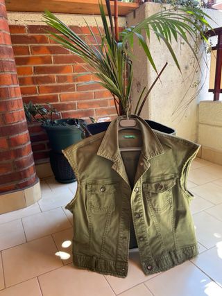 Chaleco- Benetton verde oliva-Mujer