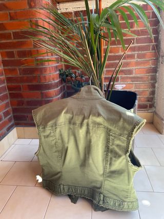 Chaleco- Benetton verde oliva-Mujer
