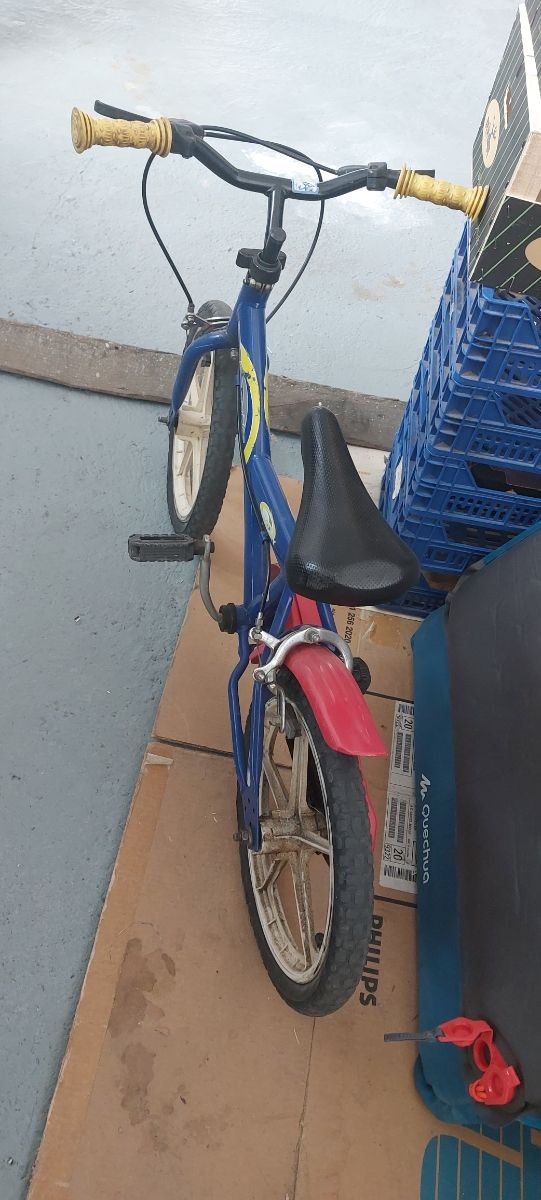 Bicicleta infantil 16" usada