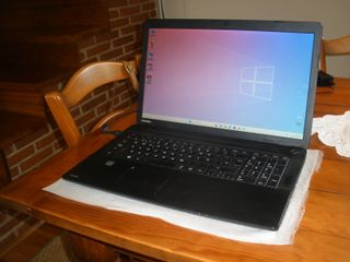 Portátil Toshiba 17.3" Intel i5 Ram8-16GB SSD480GB